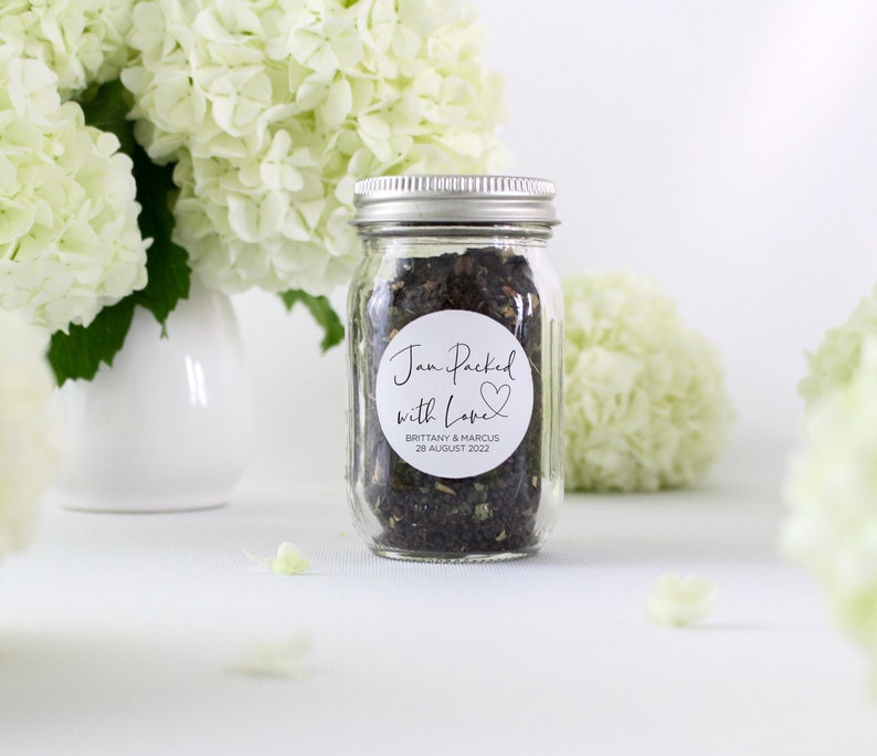 
            
                Load image into Gallery viewer, Wedding Jam Jar Favor Stickers, Custom Thank You Labels, Jam Packed With Love Party Bag Stickers, Round Candy Labels, Circle Favour Bag Tags
            
        